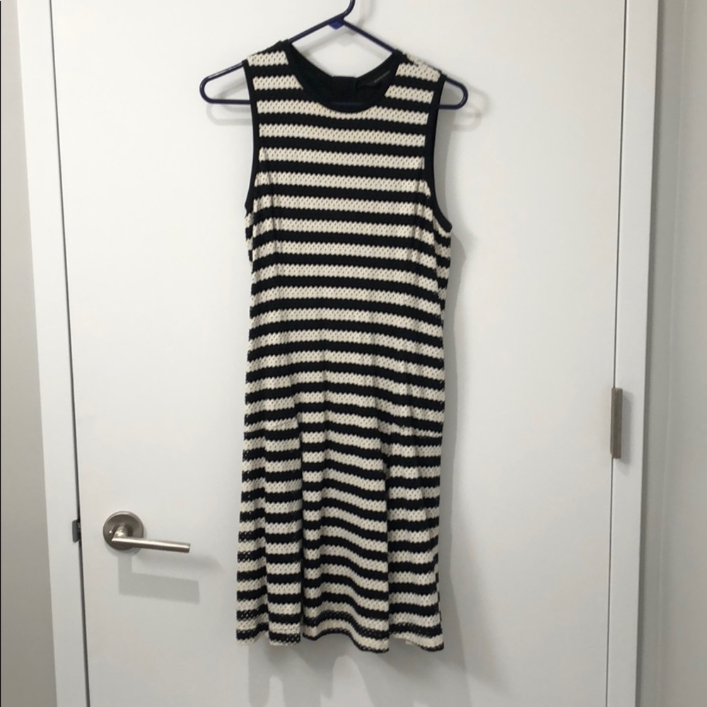 Banana Republic Women’s sleeveless Dress